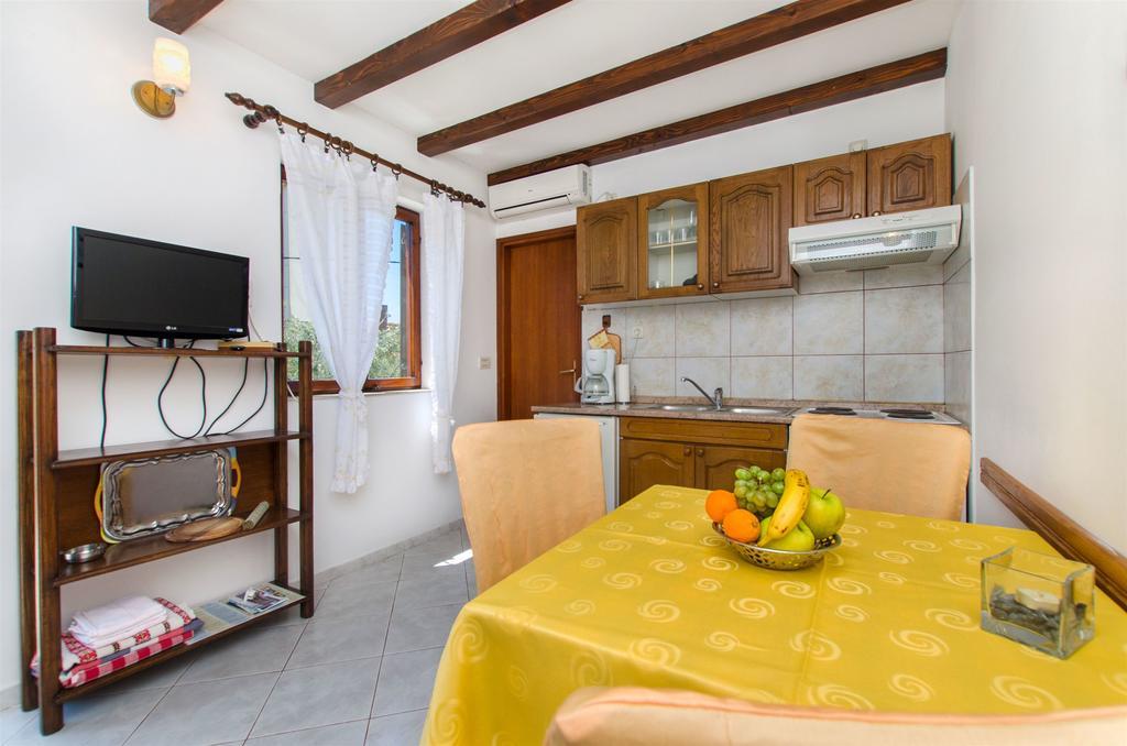 Apartments Vojka Milna  Extérieur photo